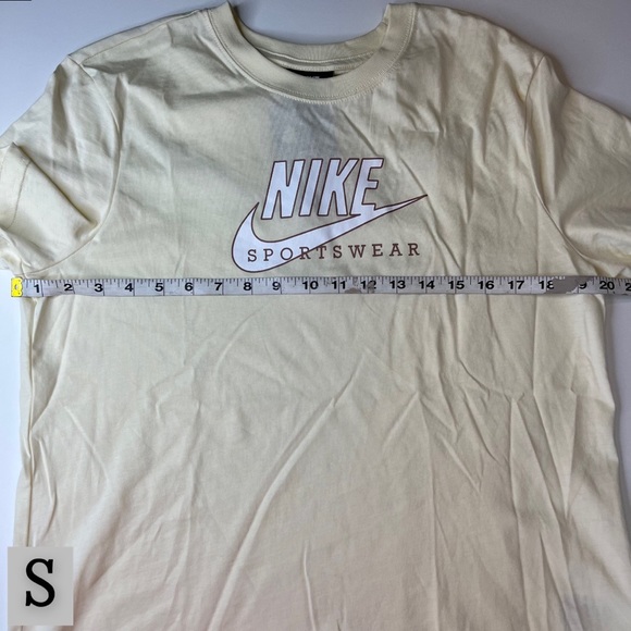 NIKE Pale Yellow Signature Tee Shirt, Short Sleeve, Chevron Stripe Back, NWT!! - Picture 8 of 13